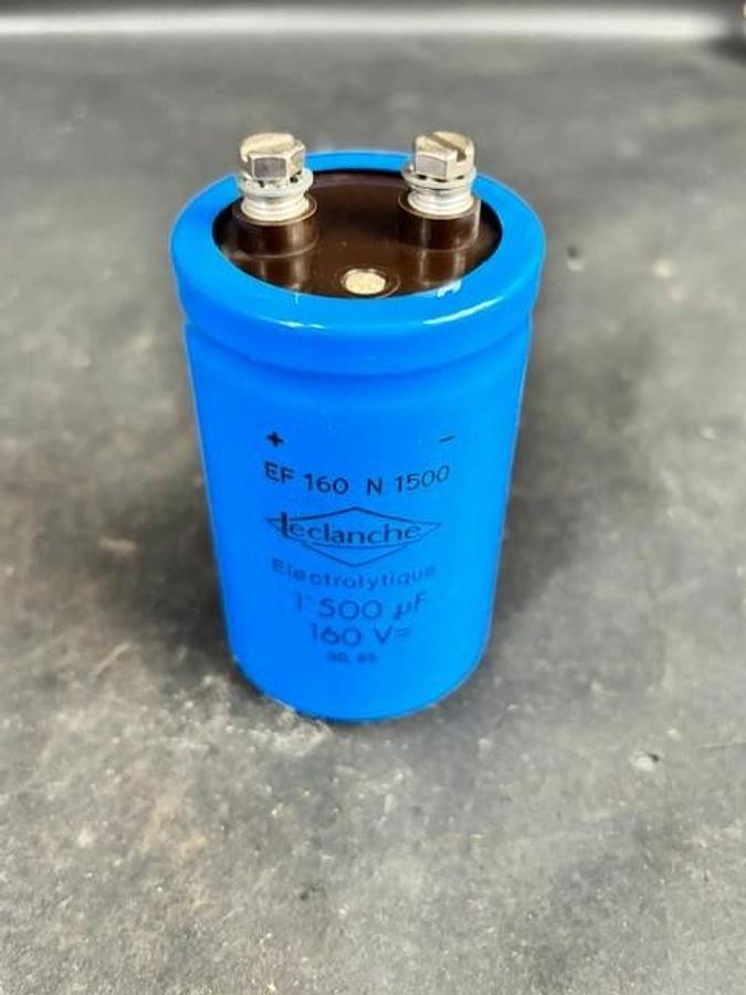 Used LECLANCHE 160 N 1500 ELECTROLYTIQUE CAPACITOR
