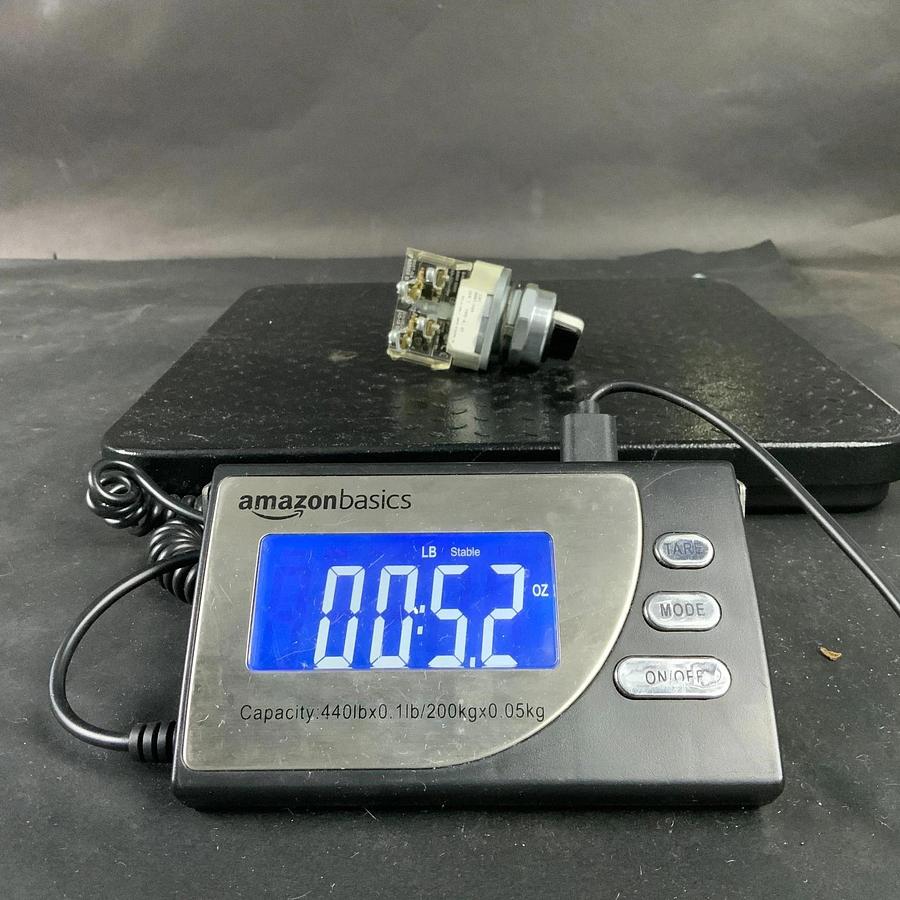 Used ALLEN BRADLEY 800-H2A SERIES T SELECTOR SWITCH ($12 OBO)