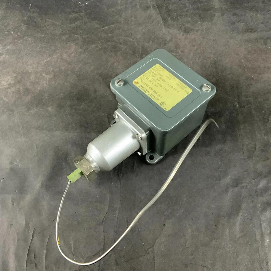 Used UNITED ELECTRIC E105-8BS-90858 TEMPERATURE SWITCH ($45 OBO)