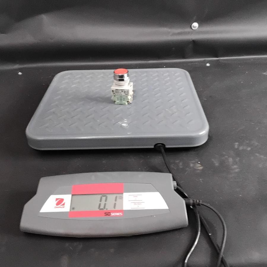 Used IDEC ABW111-B,R,G RED PUSHBUTTON ($12 OBO)