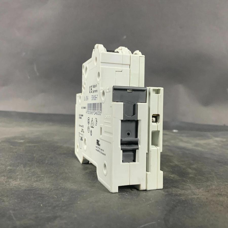Used SIEMENS 5SY61MCB C6 CIRCUIT BREAKER W/ AS AUX SWITCH ($12 OBO)