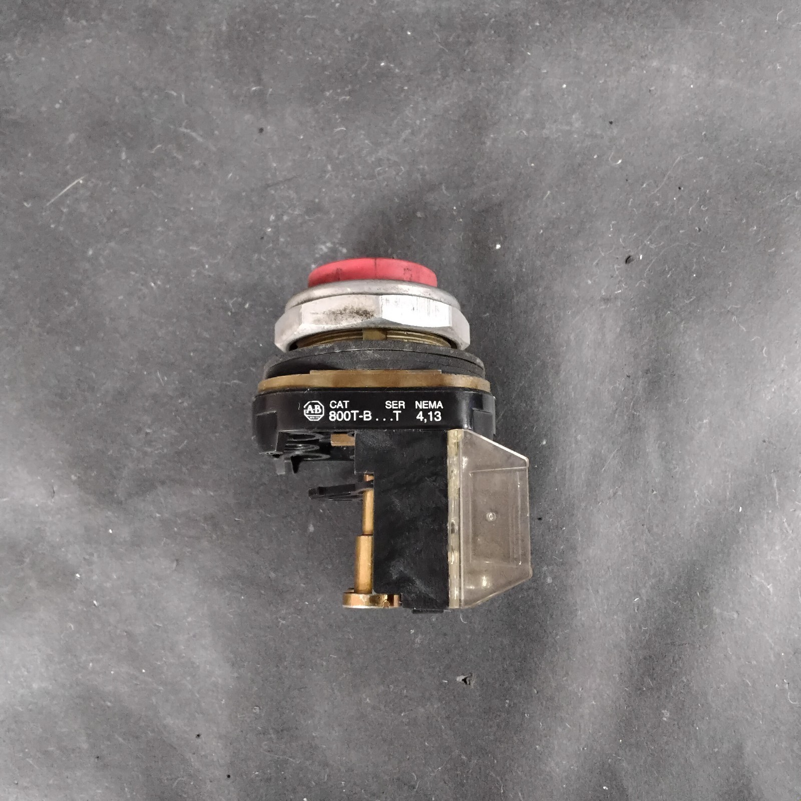 Used ALLEN BRADLEY 800T-B SERIES T RED PUSHBUTTON SWITCH ($15 OBO)