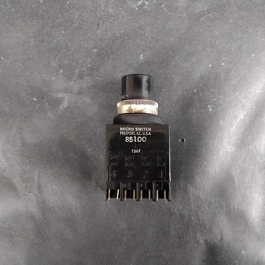 Used HONEYWELL MICROSWITCH 85100 PUSHBUTTON SWITCH ($13 OBO)