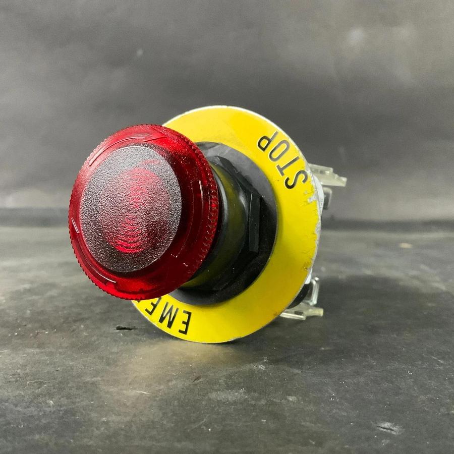 Used ALLEN BRADLEY 800H-FRXTQH24RA1 RED PUSHBUTTON ($40 OBO)