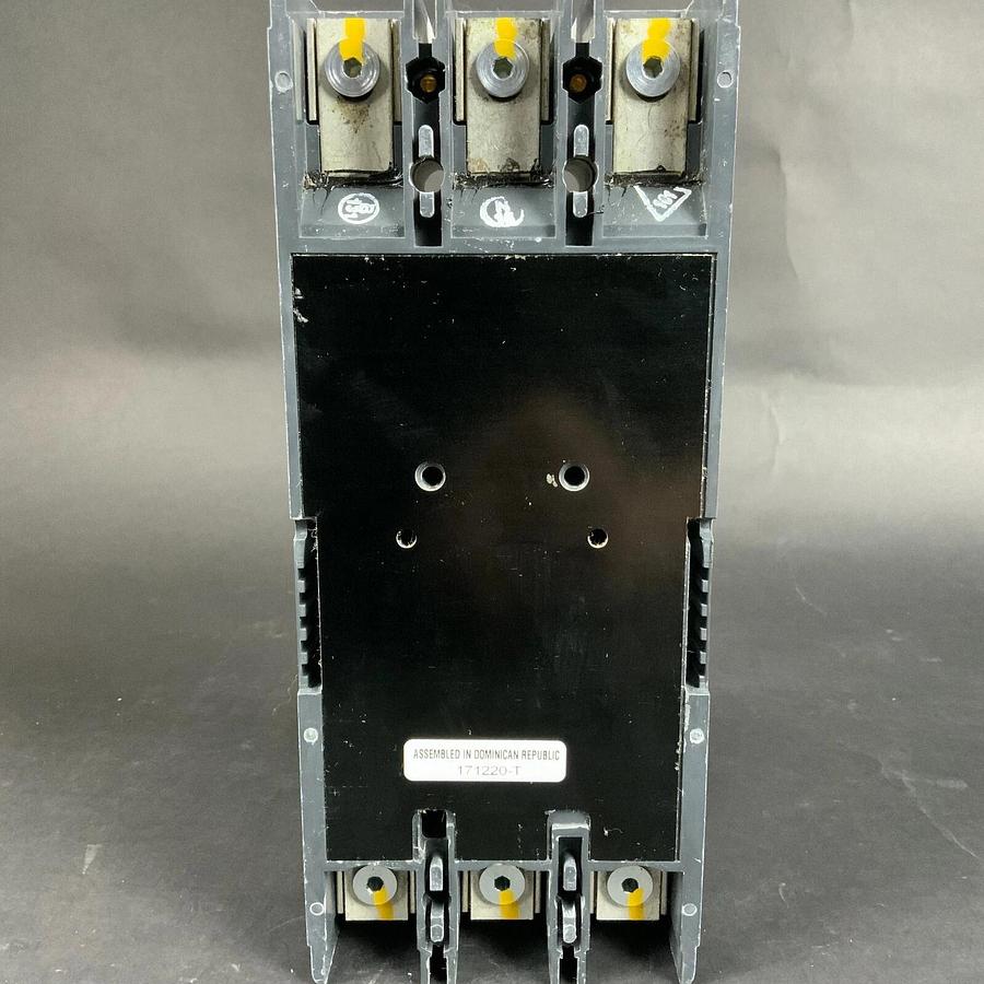 EATON HDJB3200 CIRCUIT BREAKER - NEW IN BOX ($1999.99 OBO)