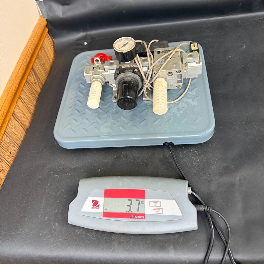 Used SMC NAR3000-N03 W/ NAV3000-N03-5DZ FILTER ASDEMBLY ($70 OBO)