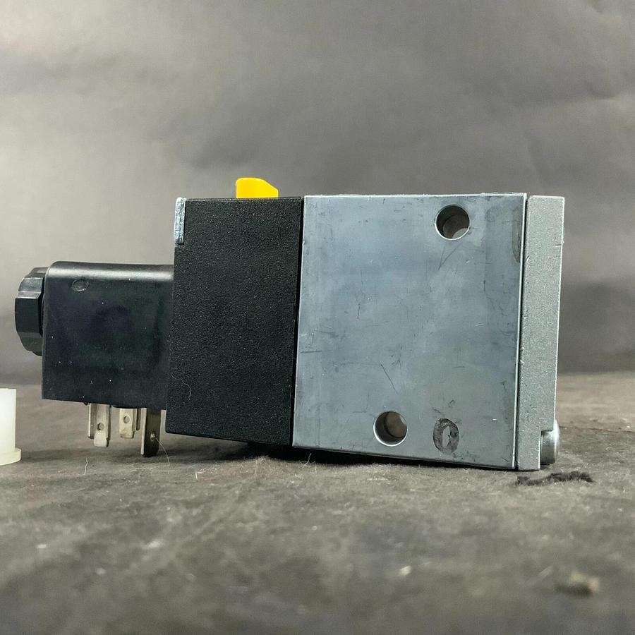 BOSCH AVENTICS 577-255-270 DIRECTIONAL VALVE ($180 OBO)