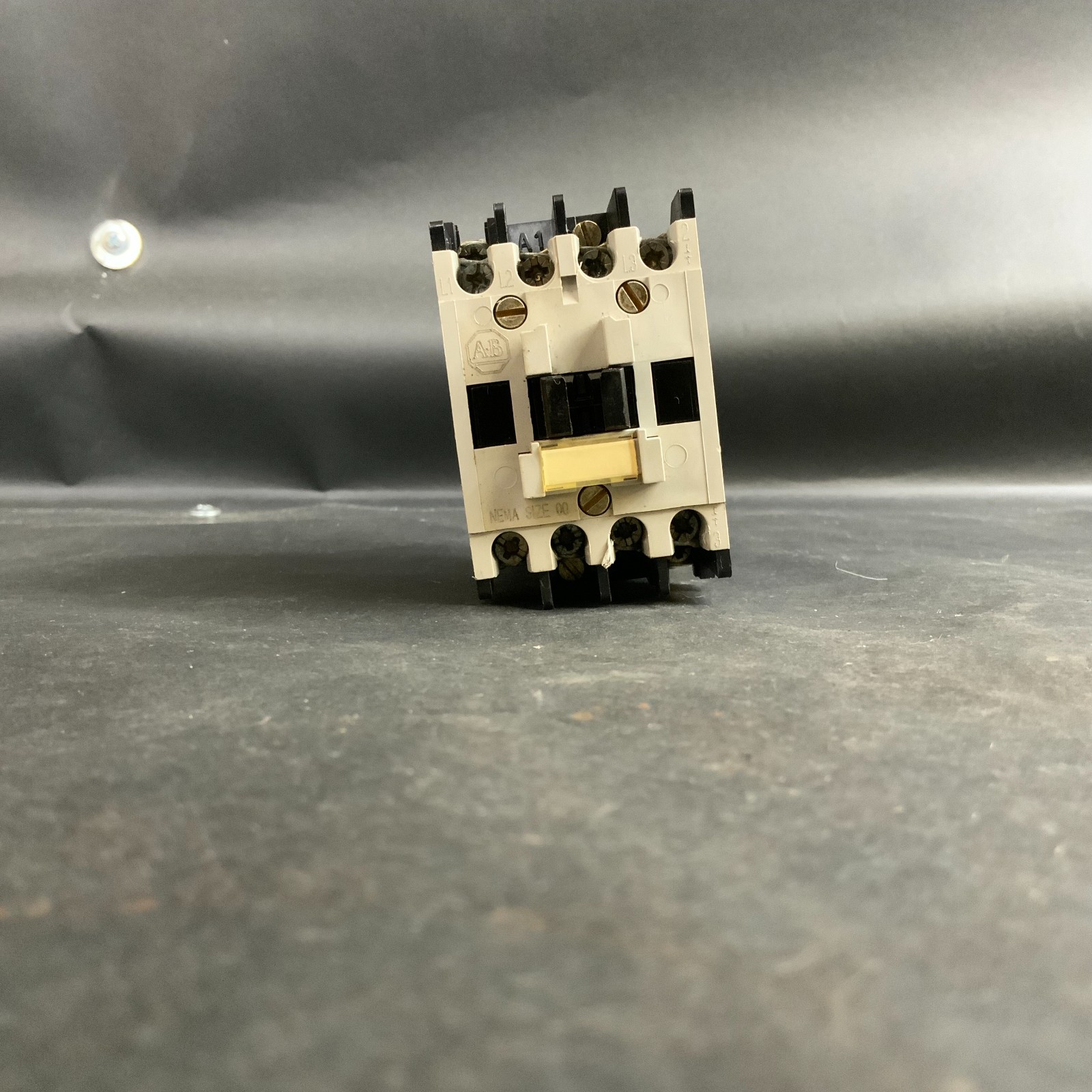 Used ALLEN BRADLEY 100-AO9ND3 CONTACTOR 9AMP ($15 OBO)