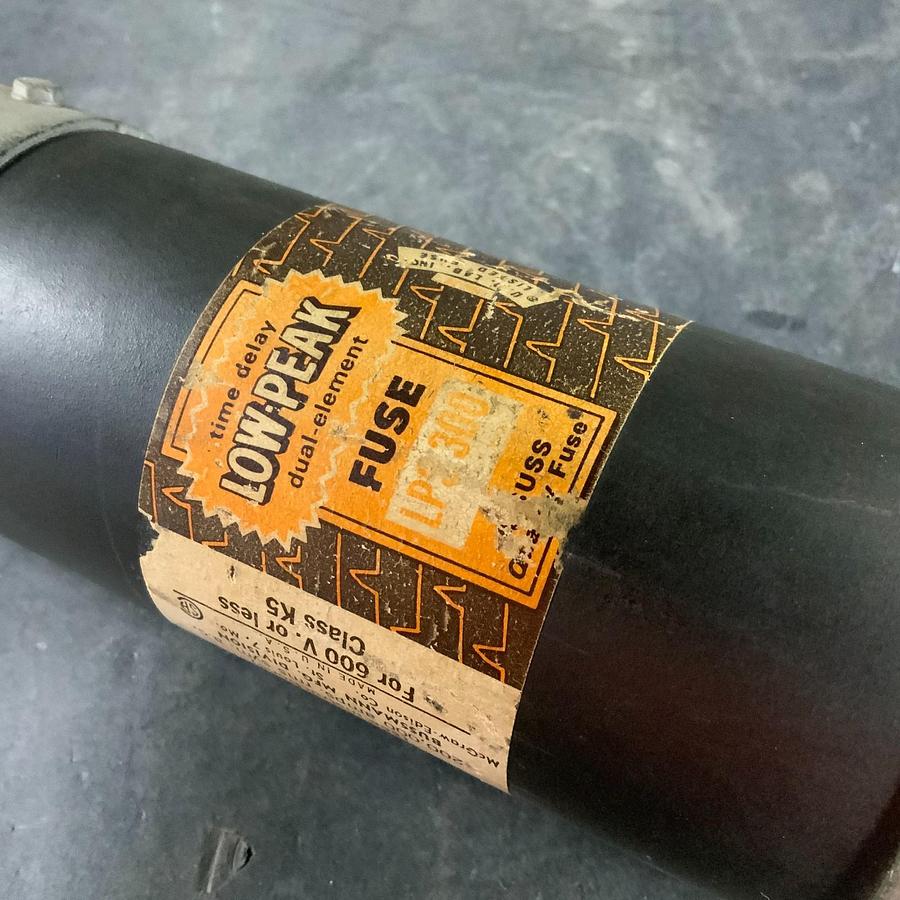 Used BUSSMANN LPS-300 LOW PEAK FUSE ($30 OBO)