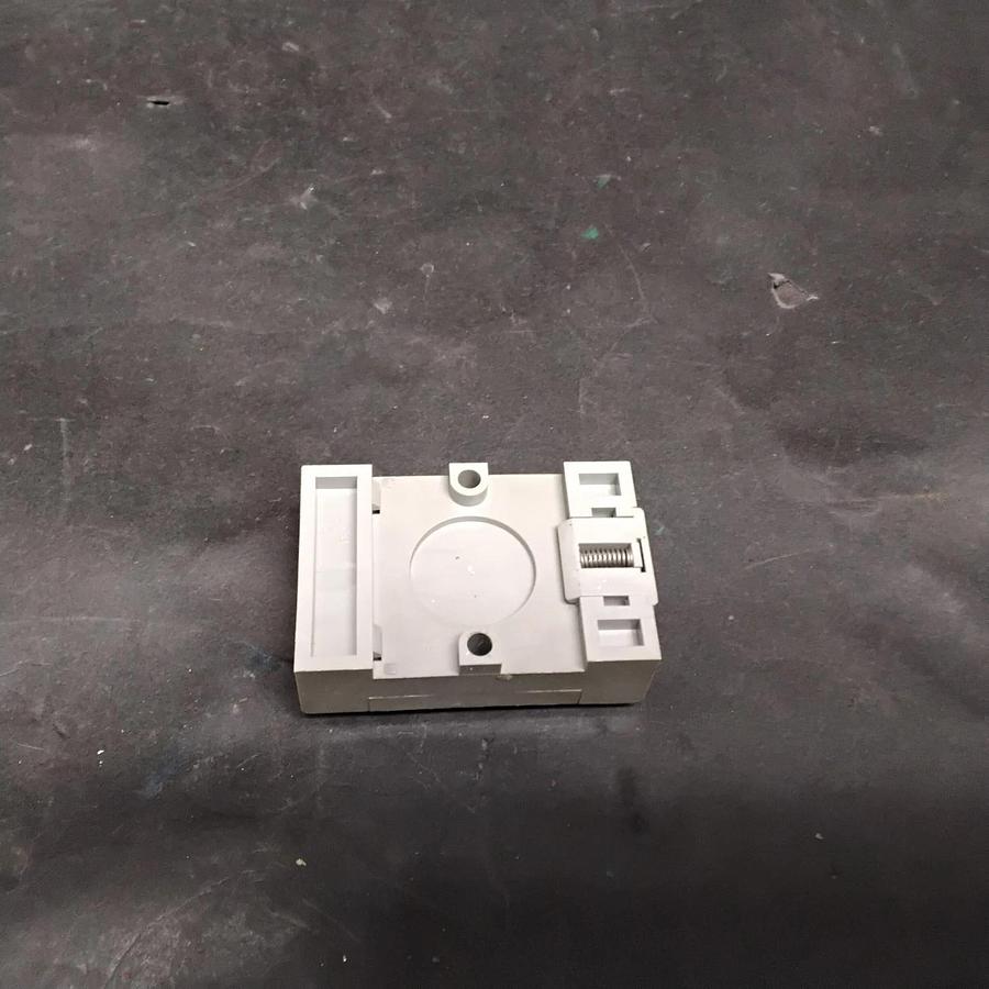 Used DAYTON 5X852E RELAY SOCKET 300VAC ($7.99 OBO)