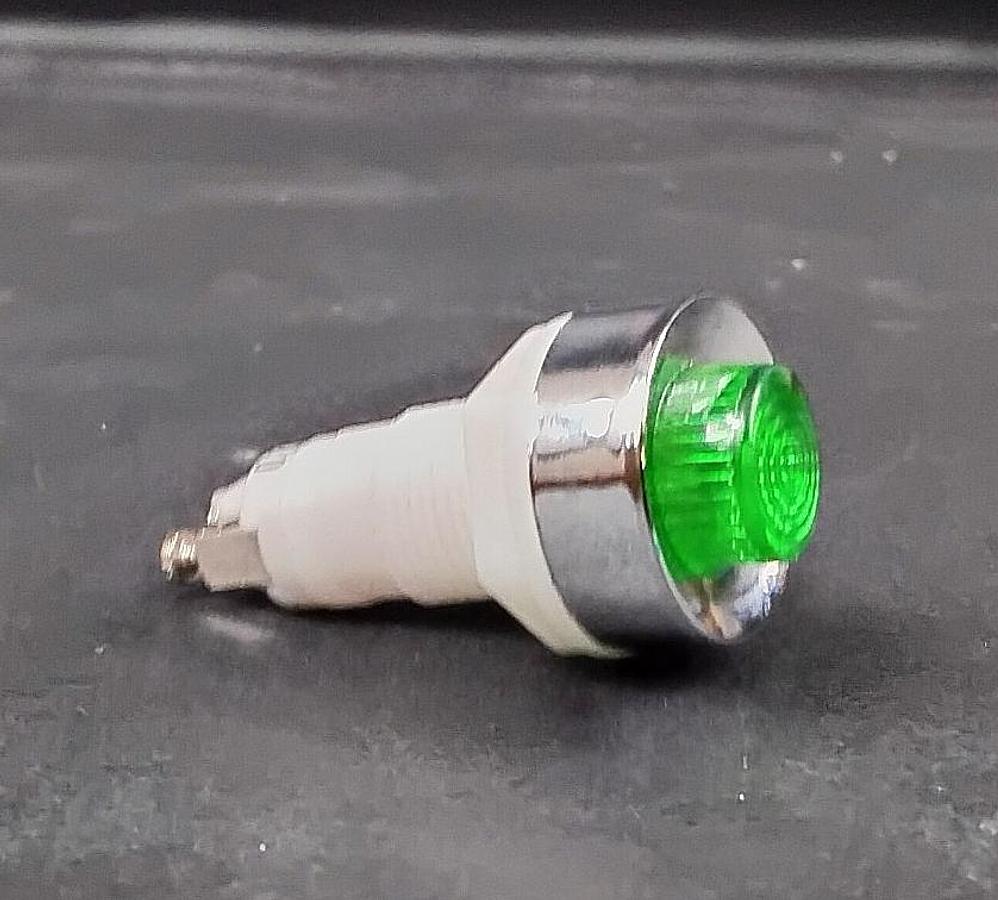 Used ROUND INDICATOR LIGHT , GREEN ($4 OBO)