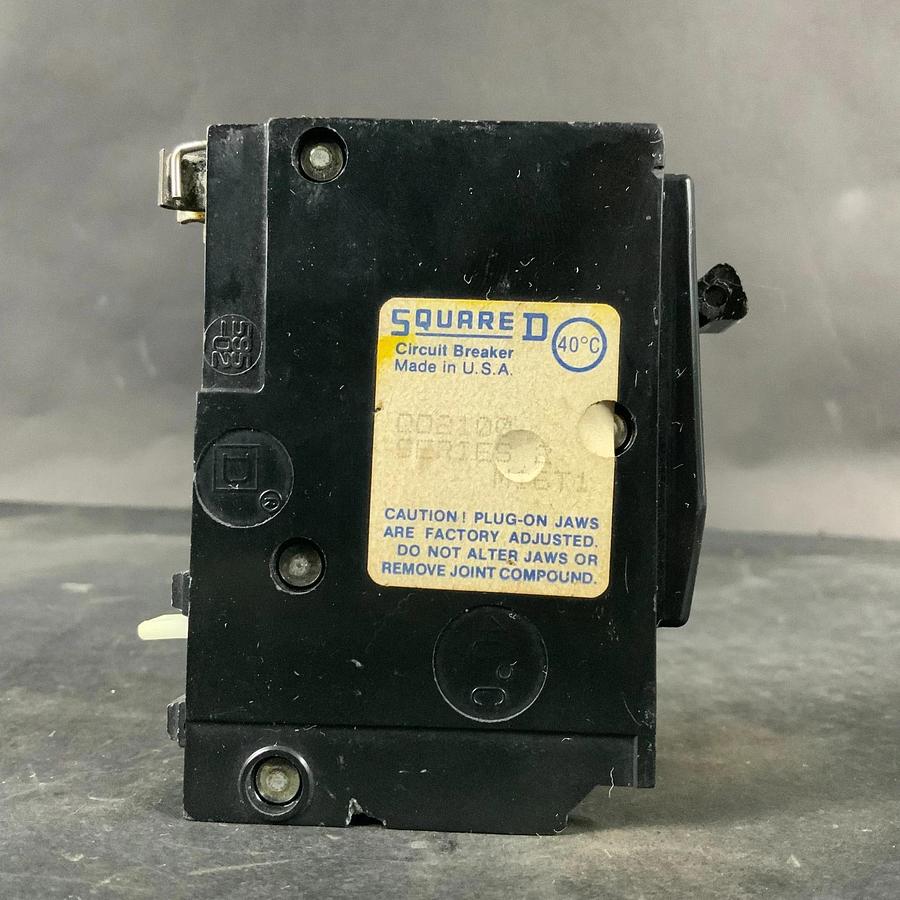 Used SQUARE D Q02100 CIRCUIT BREAKER ($35 OBO)