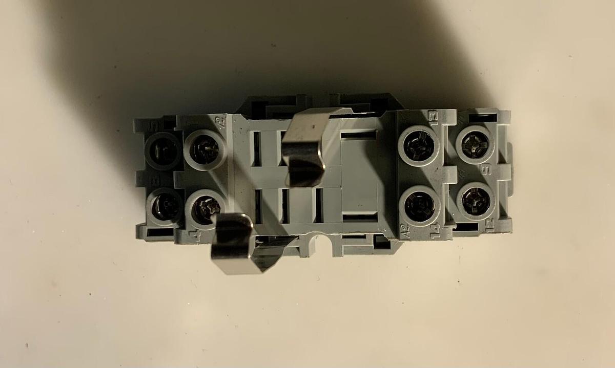 Used IDEC SH2B-05C ($9.99/EACH OBO)