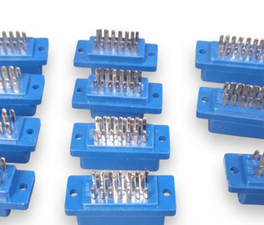 Used LOT OF 9 HONDA MR-20F FEMALE CONNECTORS 20-PIN INDUSTRIAL ELECTRICAL CONNECTOR