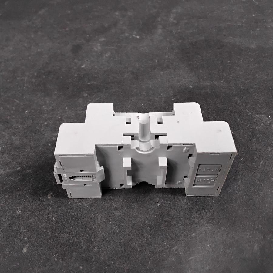 Used IDEC SY4S-05 RELAY SOCKET ($5 OBO)
