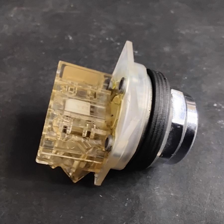Used SQUARE D 9001KA-3 SERIES H CONTACT BLOCK ASSEMBLY ($10 OBO)