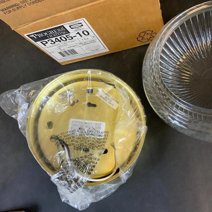 HUBBELL PROGRESS LIGHTING P3405-10 PRISMATIC GLASS BULB FIXTURE ($20 OBO)