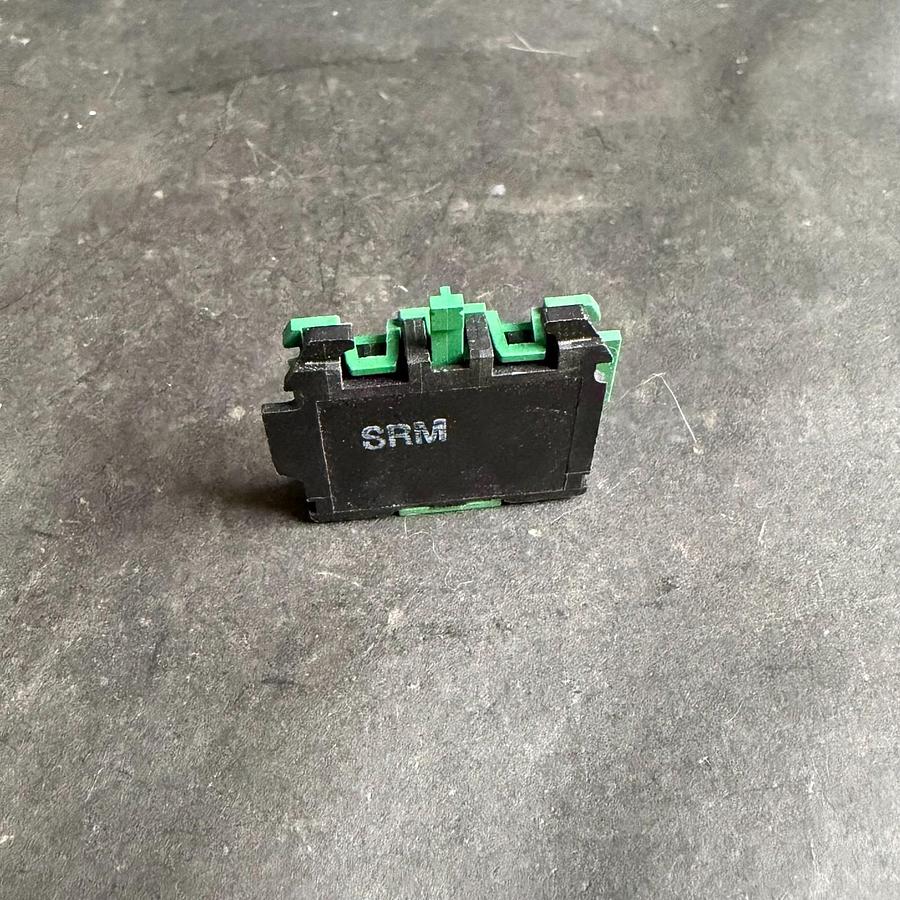 Used ALLEN BRADLEY 800E-4X10 SER. B CONTACT BLOCK ($10 OBO)