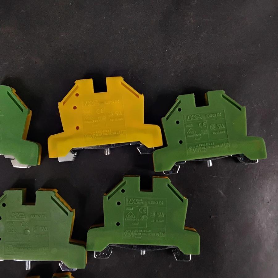 Used MORSETTITALIA EURO 4 TERMINAL BLOCKS - GROUP OF 11 ($25 OBO)