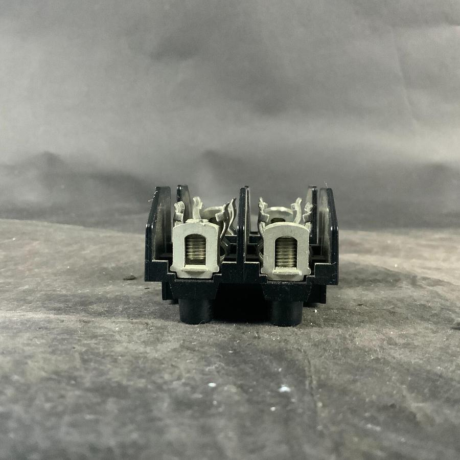 Used GENERIC 98130-2 FUSE HOLDER ($8 OBO)