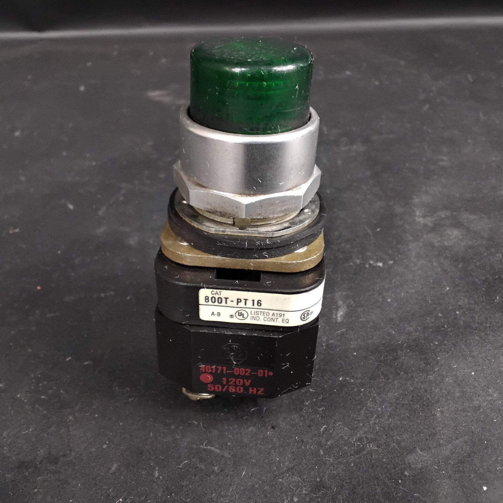 Used ALLEN BRADLEY 800T-PT16 SERIES T GREEN PUSHBUTTON SWITCH ($15 OBO)