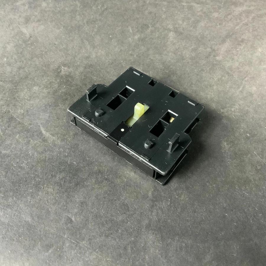 Used FUJI SZ-AL AUXILIARY CONTACTOR ($7 OBO)