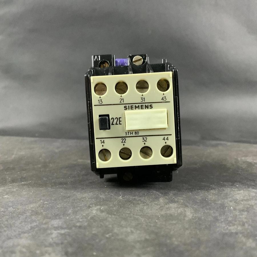 Used SIEMENS 3TH80 2S-0A 24/29V CONTACTOR ($10 OBO)