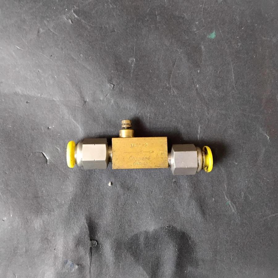 Used CLIPPARD MFC-2 / MFC2 FLOW-CONTROL VALVE ($11 OBO)
