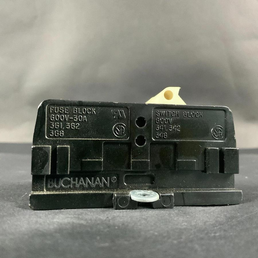 Used BUCHANAN 361.362 FUSE BLOCK HOLDER ($10 OBO)