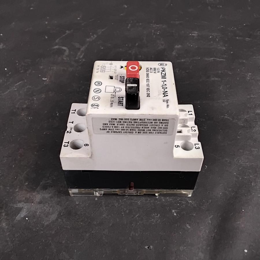 Used MOELLER PKZM 1-1,0-NA MANUEL MOTOR STARTER ($19 OBO)
