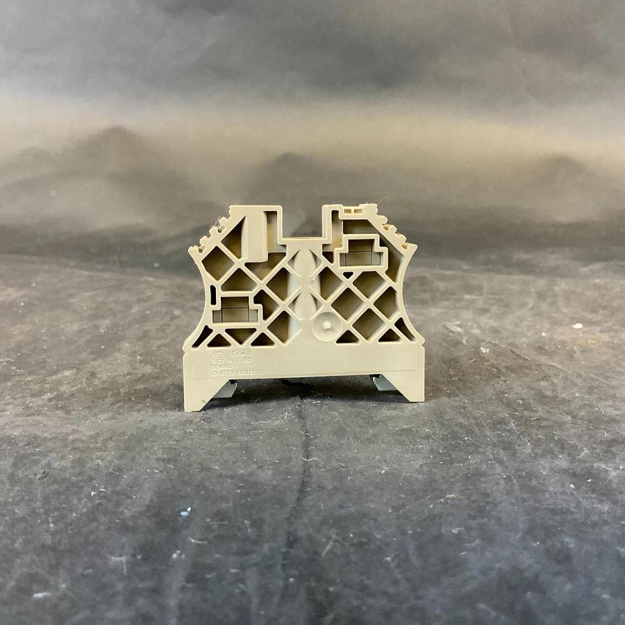 Used WEIDMÜLLER WEW 35/2 END BRACKET - SET OF 4 ($8 OBO)