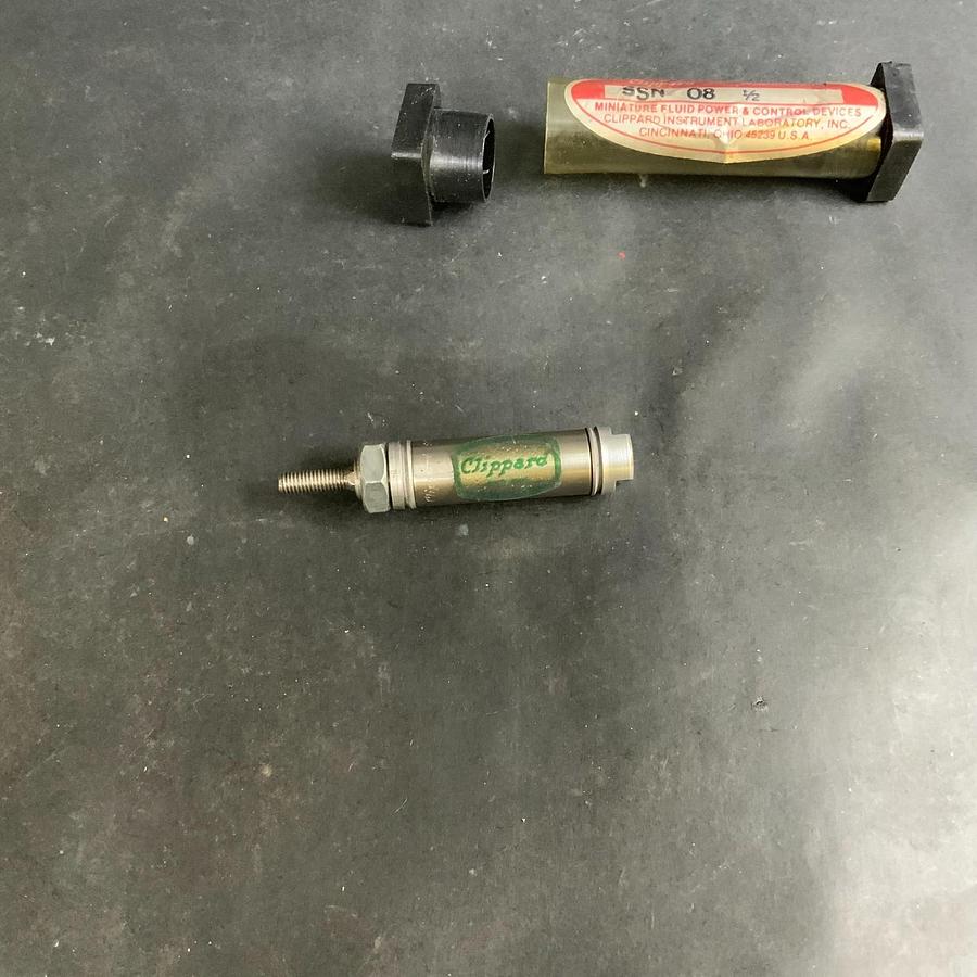 Used CLIPPARD MINIMATIC SSN 08 1/2 CYLINDER ($15 OBO)