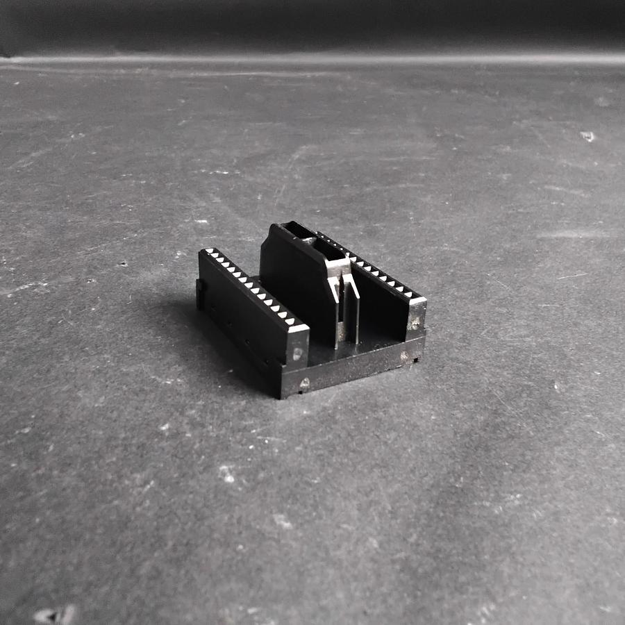Used SIEMENS 720-2001-01 BUS CONNECTOR ($9 OBO)
