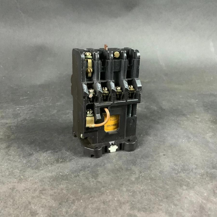 Used MOELLER DIL 00-41 220V CONTACTOR ($45 OBO)