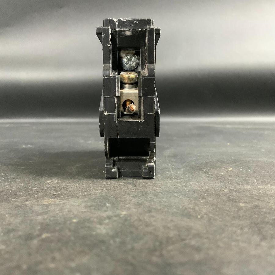 Used SIEMENS Q120 CIRCUIT BREAKER ($5 OBO)