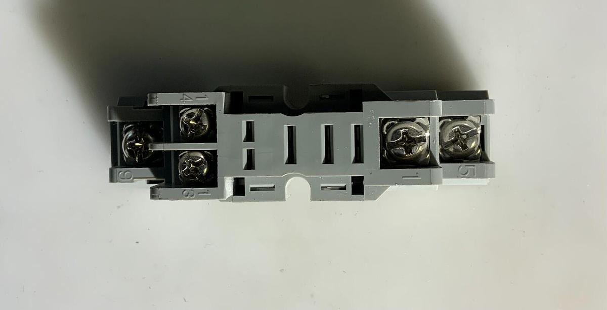 Used IDEC SH1B-05 ($4.99/EACH OBO)
