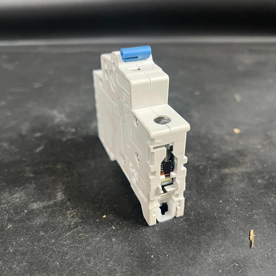 Used ALLEN BRADLEY 1492-SPM1C020 CIRCUIT BREAKER ($28 OBO)