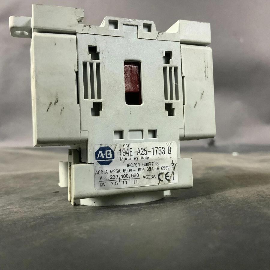Used ALLEN BRADLEY 194E-A25-1753 SER B DISCONNECT SWITCH ($20 OBO)