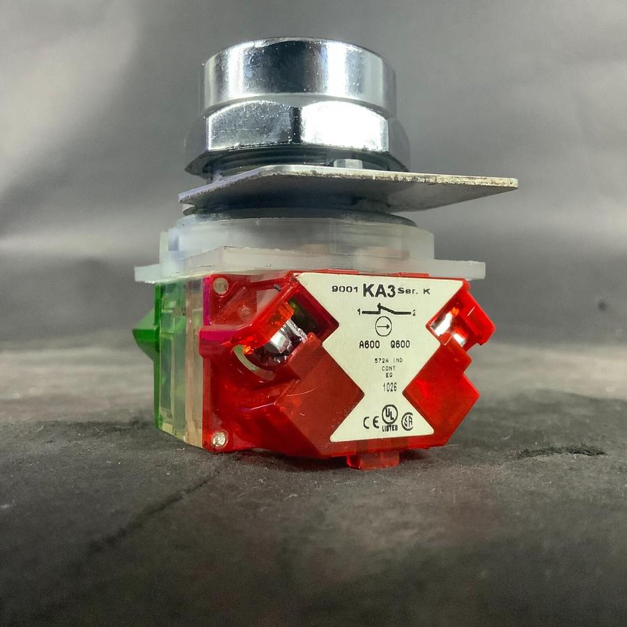 Used SQUARE D DOWN PUSHBUTTON W/ KA2&KA3 CONTACT BLOCK ($15 OBO)