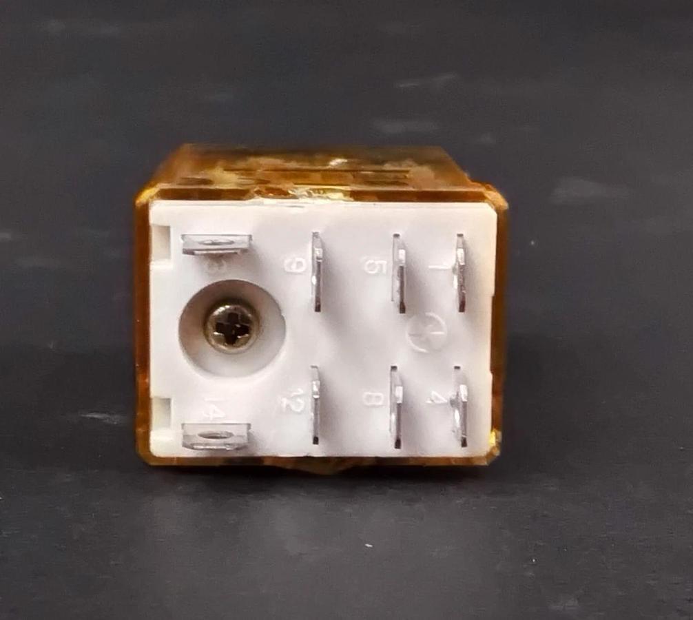 Used IDEC RH2B-UL AC 110-120V RELAY ($ 10 OBO)