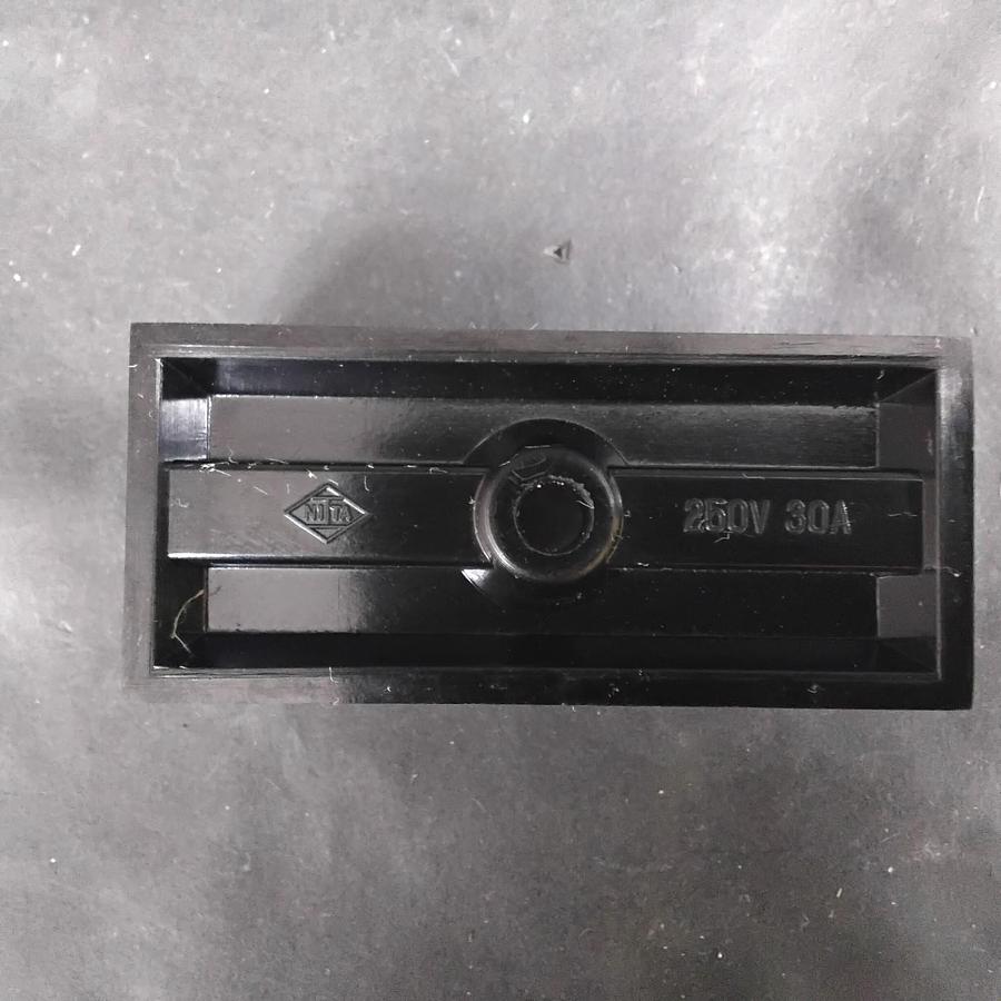 Used NITTA FUSE HOLDER 250V-30A ($10 OBO)