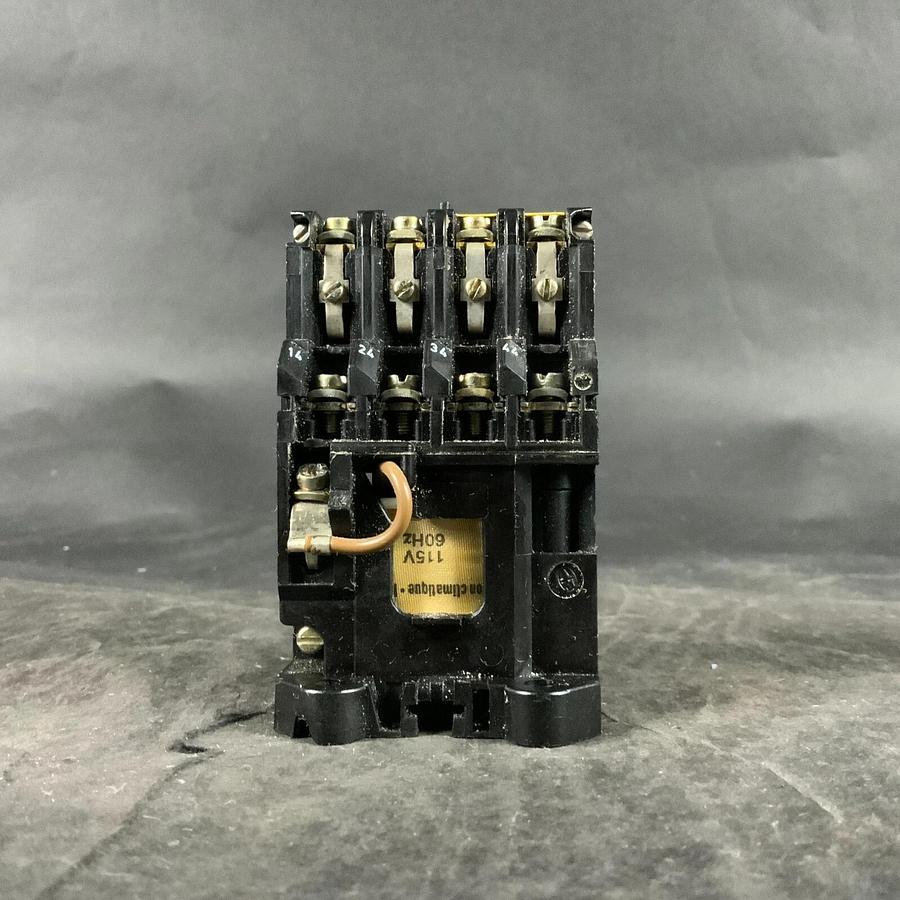 Used KLOCKNER MOELLER DIL 00L-62-NA CONTACTOR RELAY ($70 OBO)