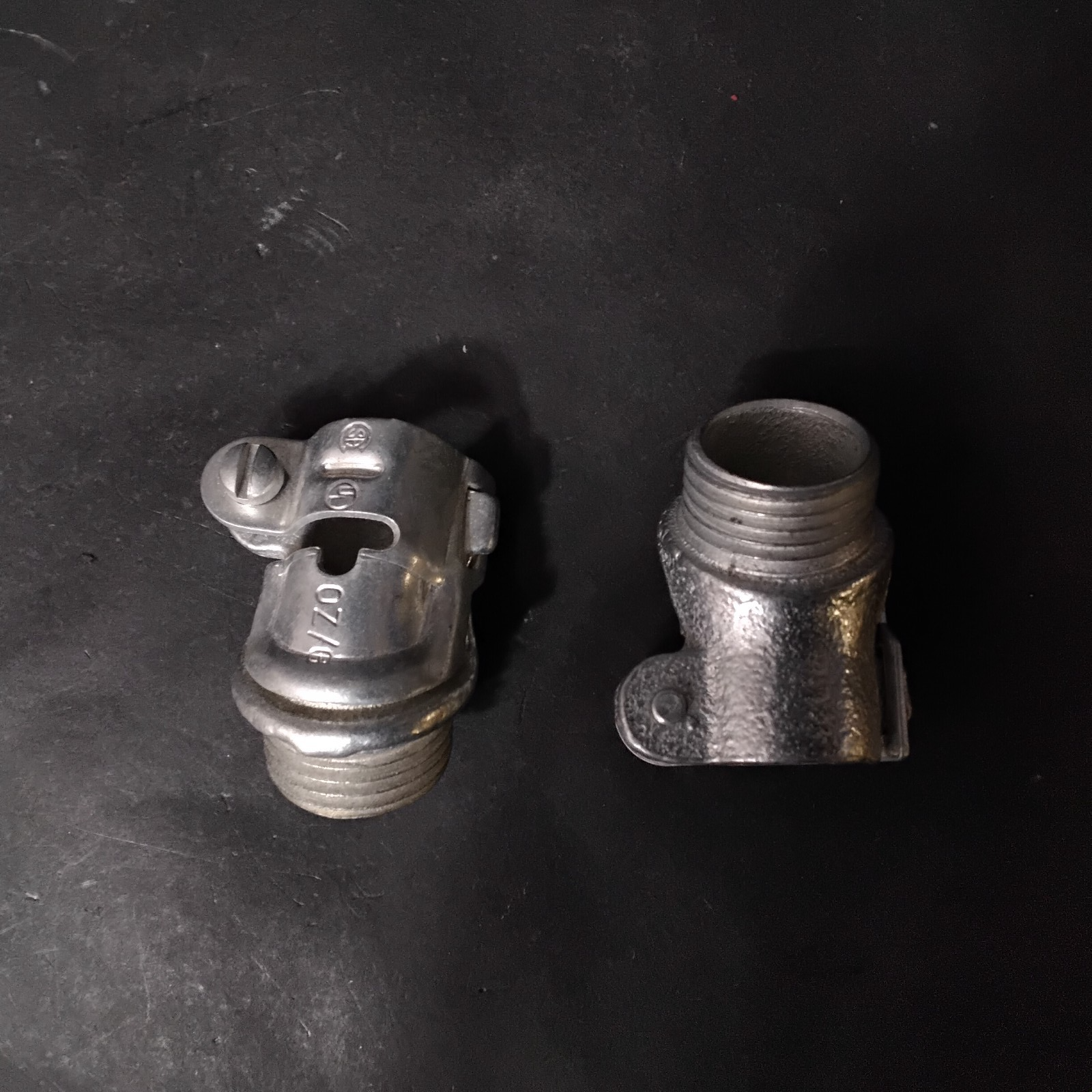 Used 1/2" EMT 90° SET-SCREW CONDUIT CONNECTOR-GROUP OF 2 ($9 OBO)