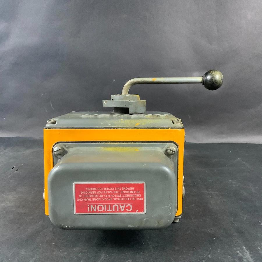 Used MAXON 125SMM11-AA11-BA-1AO VALVE ($875 OBO)