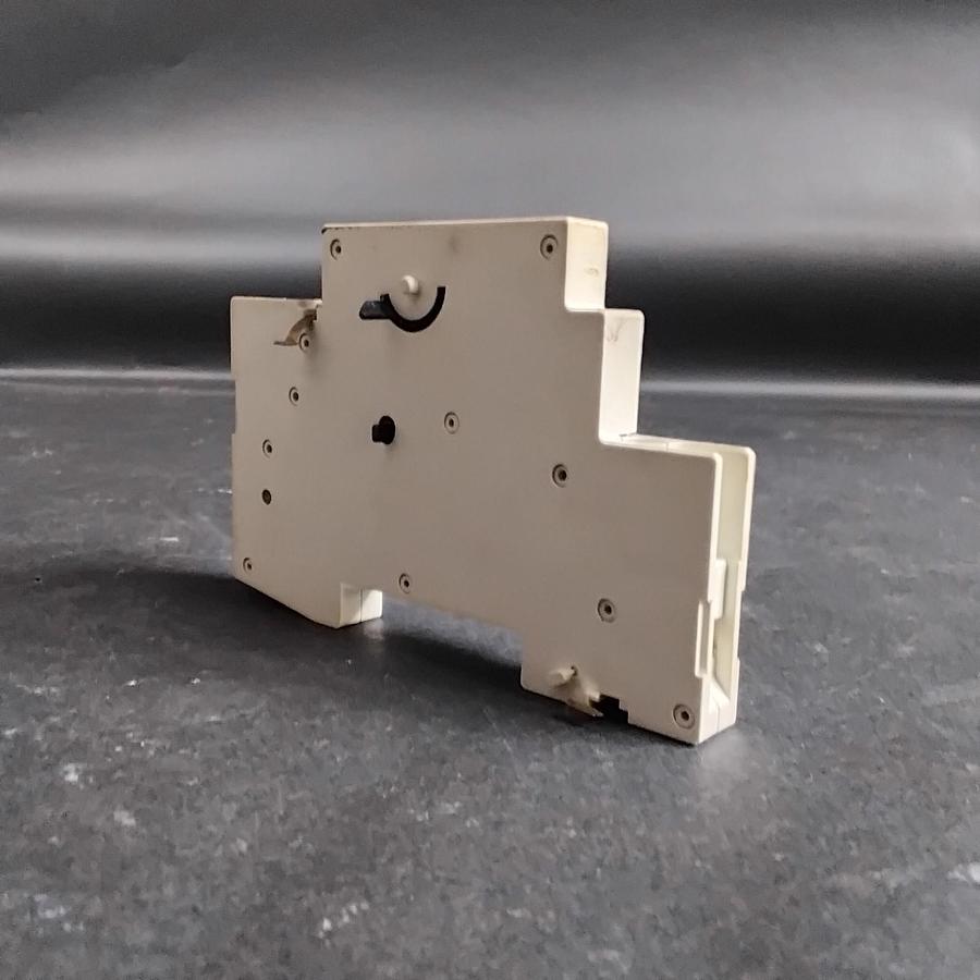 Used SIEMENS 5SX9100 AUXILIARY CONTACT ($12 OBO)