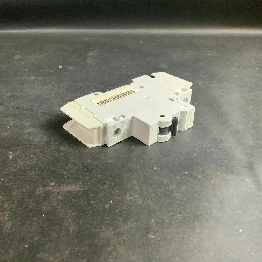 Used CUTLER HAMMER WMTC1002 CIRCUIT BREAKER ($15 OBO)