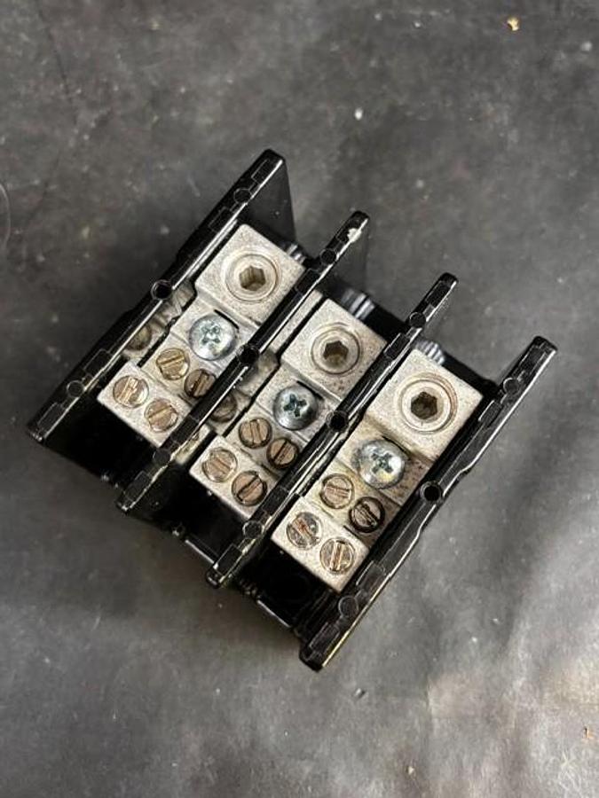 Used MARATHON 1423570 POWER DISTRIBUTION BLOCK ($30 OBO)