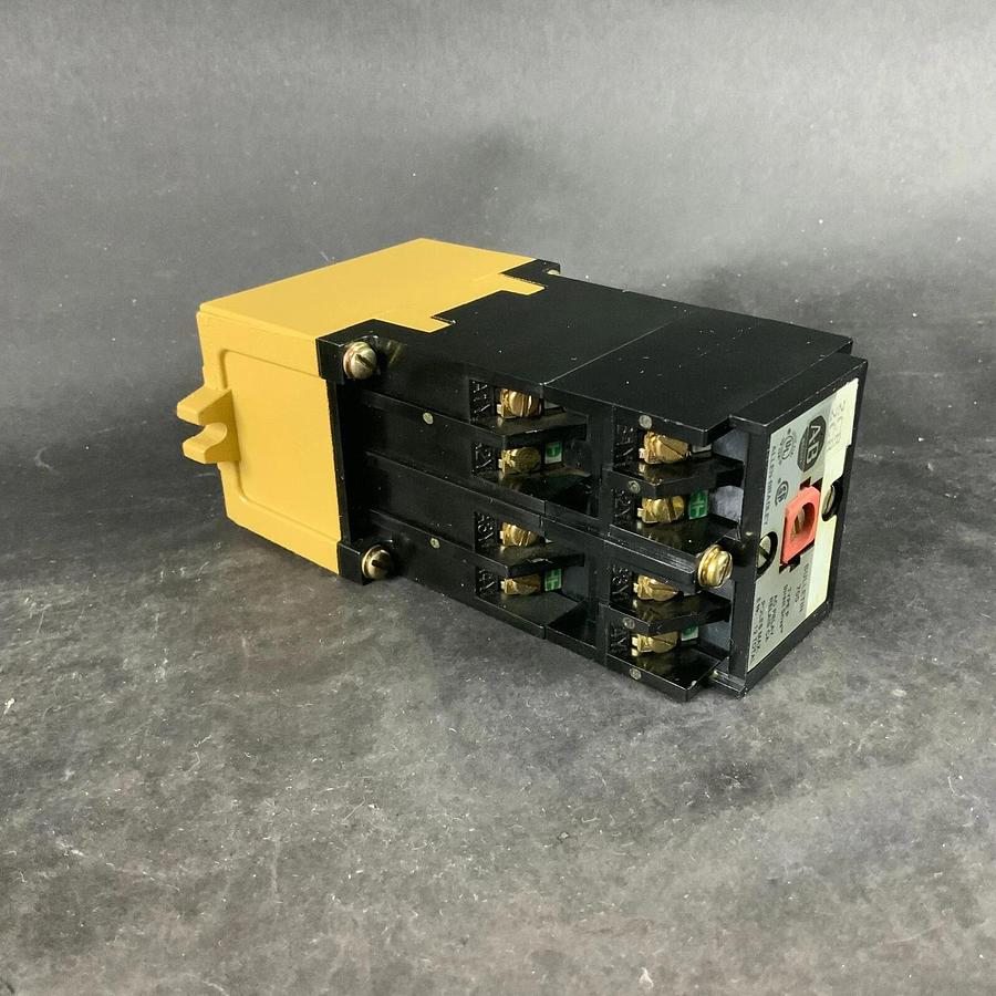 Used ALLEN BRADLEY 700-P800A1 B AC RELAY($17 OBO)