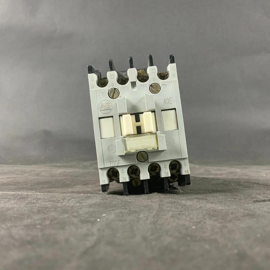 Used ALLEN BRADLEY 700-F400A1 C CONTROL RELAY ($15 OBO)