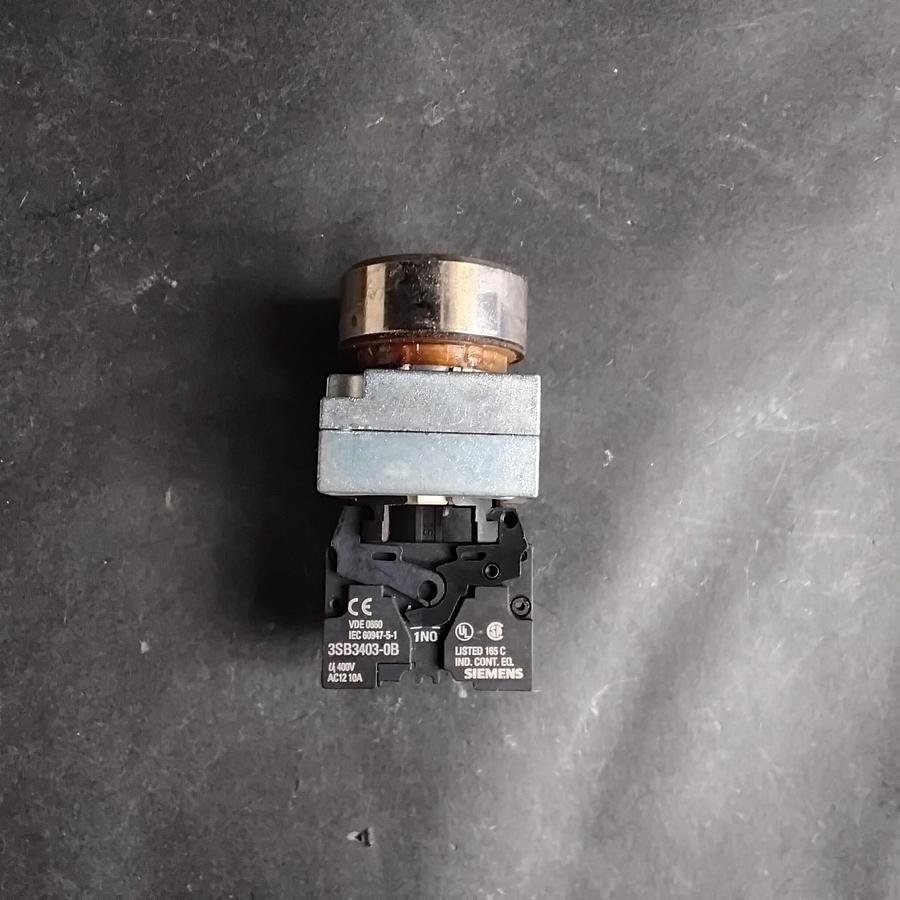 Used SIEMENS 3SB3403-0B ORANGE PUSHBUTTON ($16 OBO)